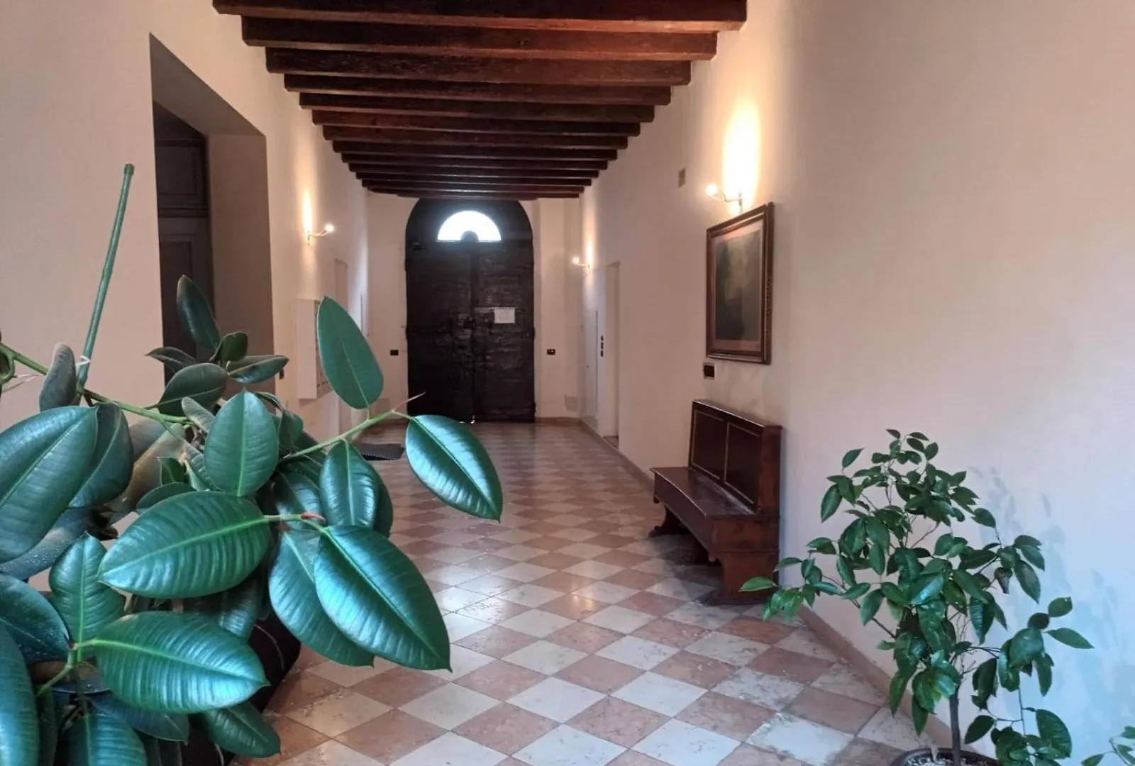Relax A Due Passi Dal Castello Lejlighed Ferrara Italien